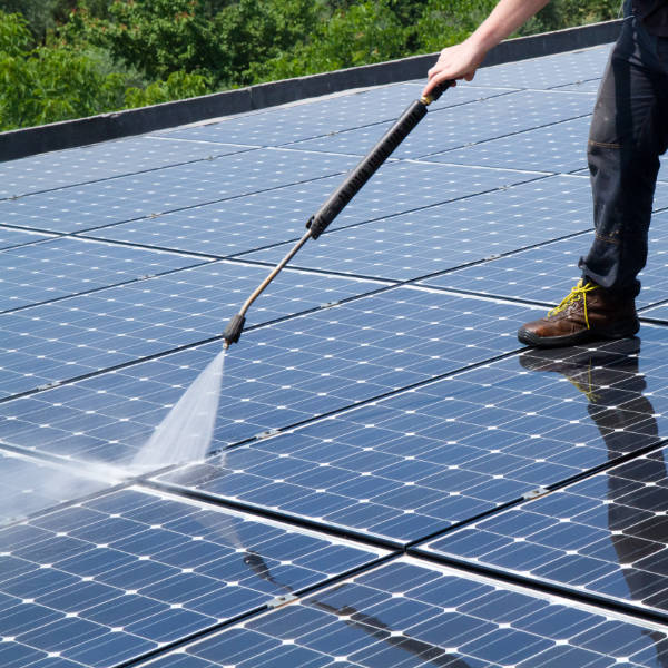 Solarpflege & Photovoltaikreinigung